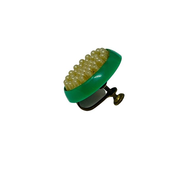 Vintage 1940s Green Cream Dotted Celluloid Earrings Screw Backs - Picture 3 of 6